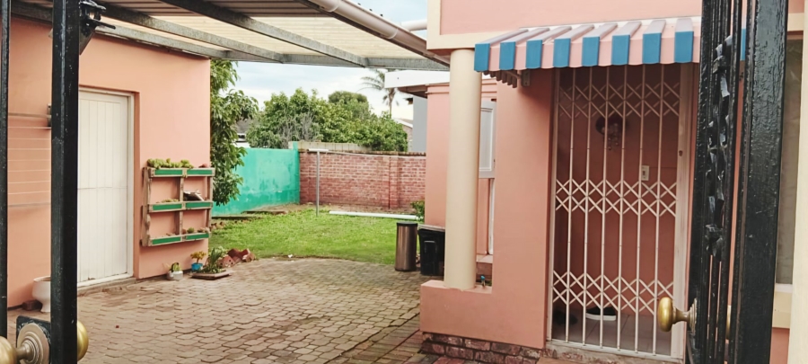 To Let 3 Bedroom Property for Rent in Overbaakens Eastern Cape